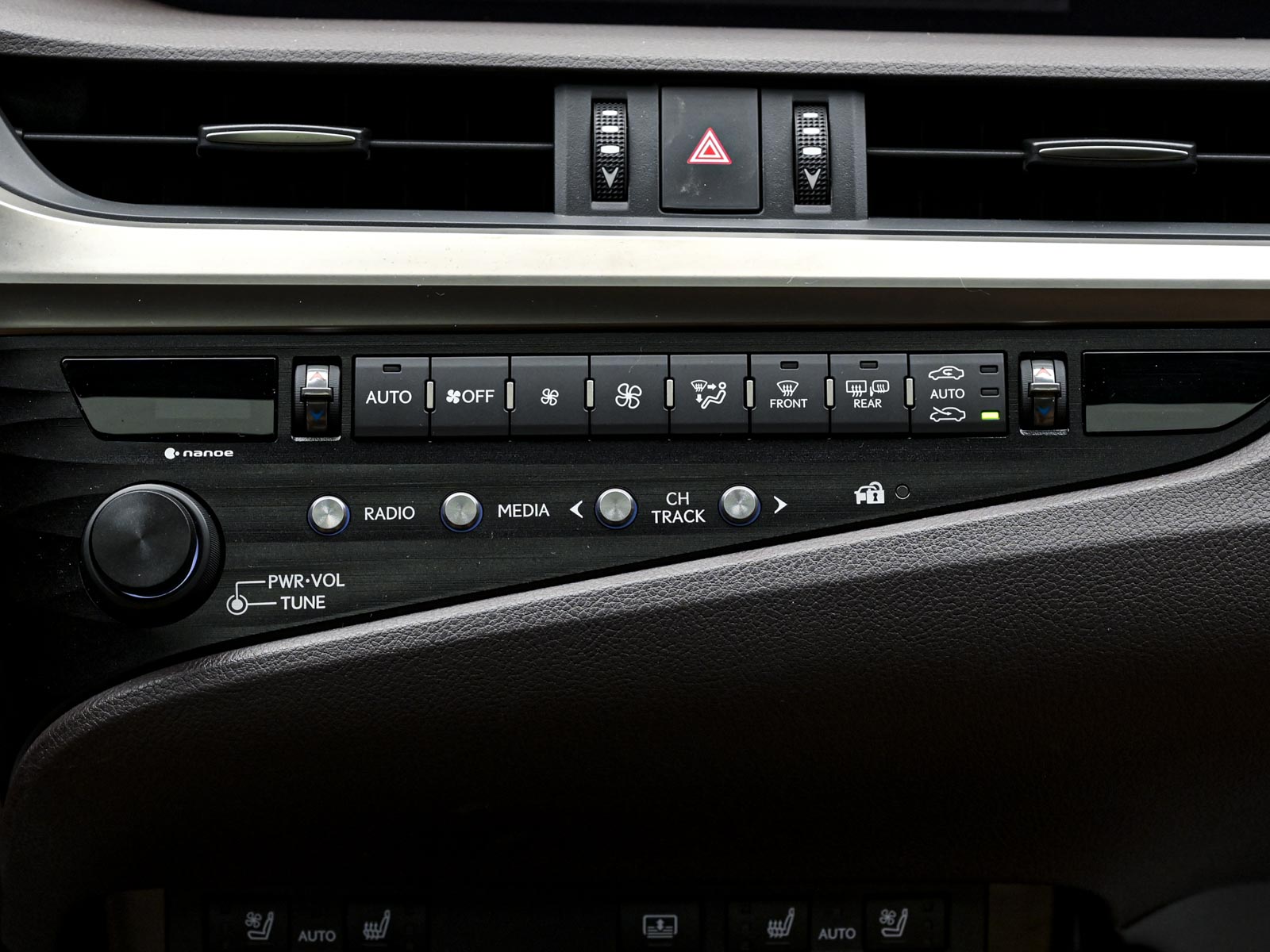 Lexus ES Series 300H2019 11/83