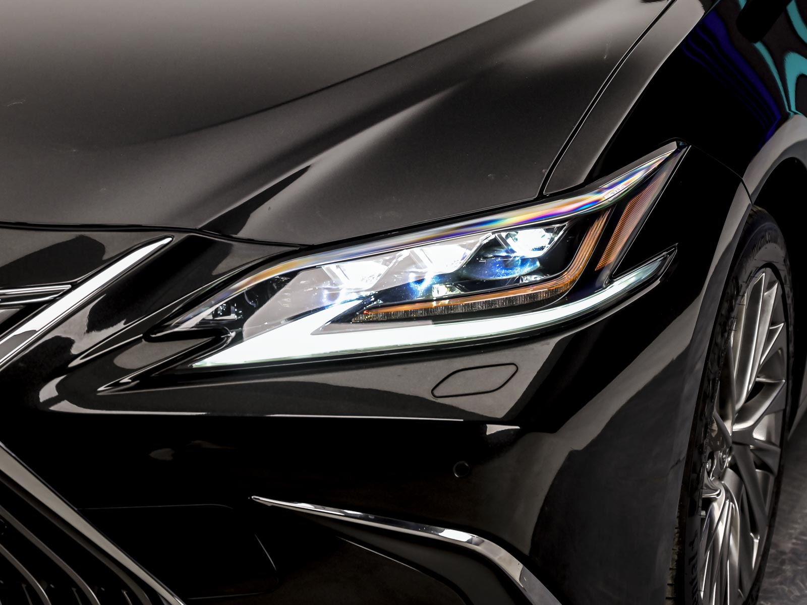 Lexus ES Series 300H2019 28/83