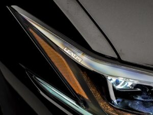 Lexus ES Series 300H2019 41/83