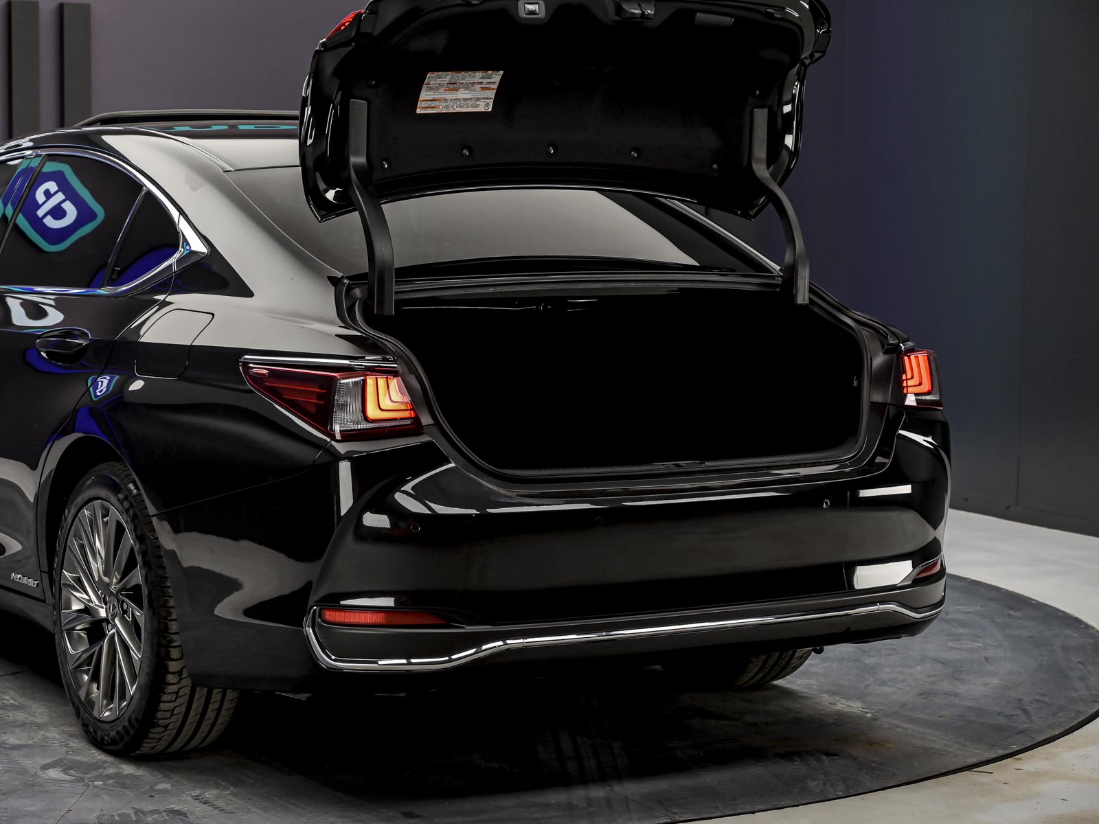 Lexus ES Series 300H2019 42/83