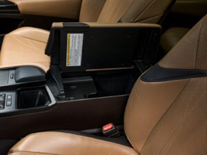 Lexus ES Series 300H2019 56/83