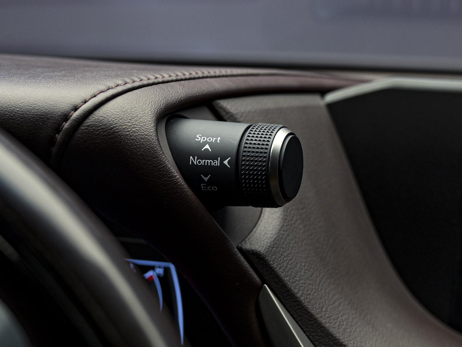 Lexus ES Series 300H2019 58/83