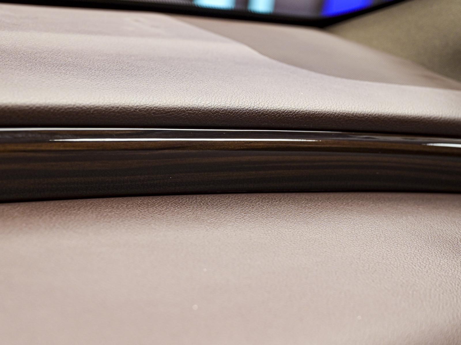 Lexus ES Series 300H2019 67/83