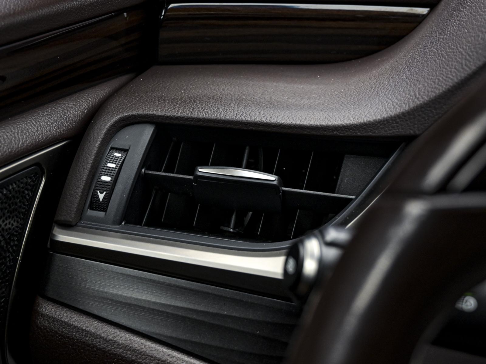 Lexus ES Series 300H2019 68/83