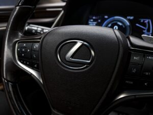 Lexus ES Series 300H2019 71/83