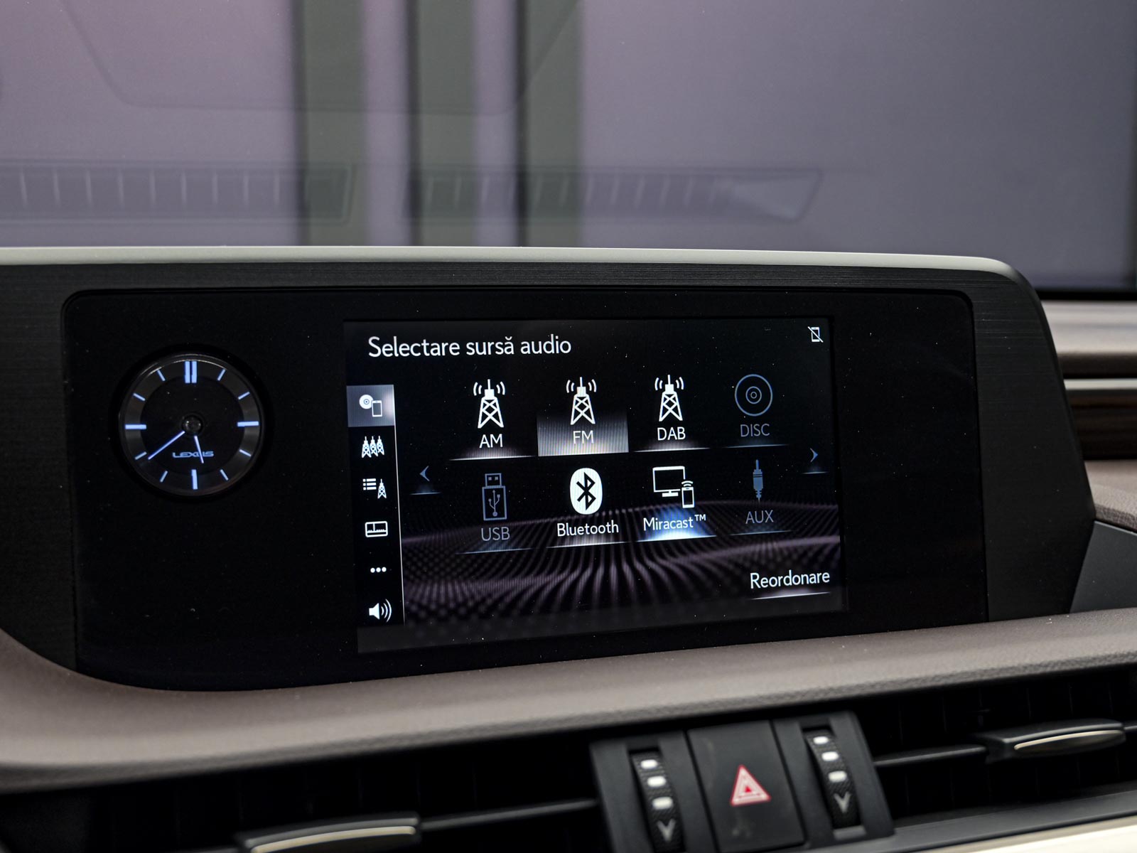 Lexus ES Series 300H2019 74/83