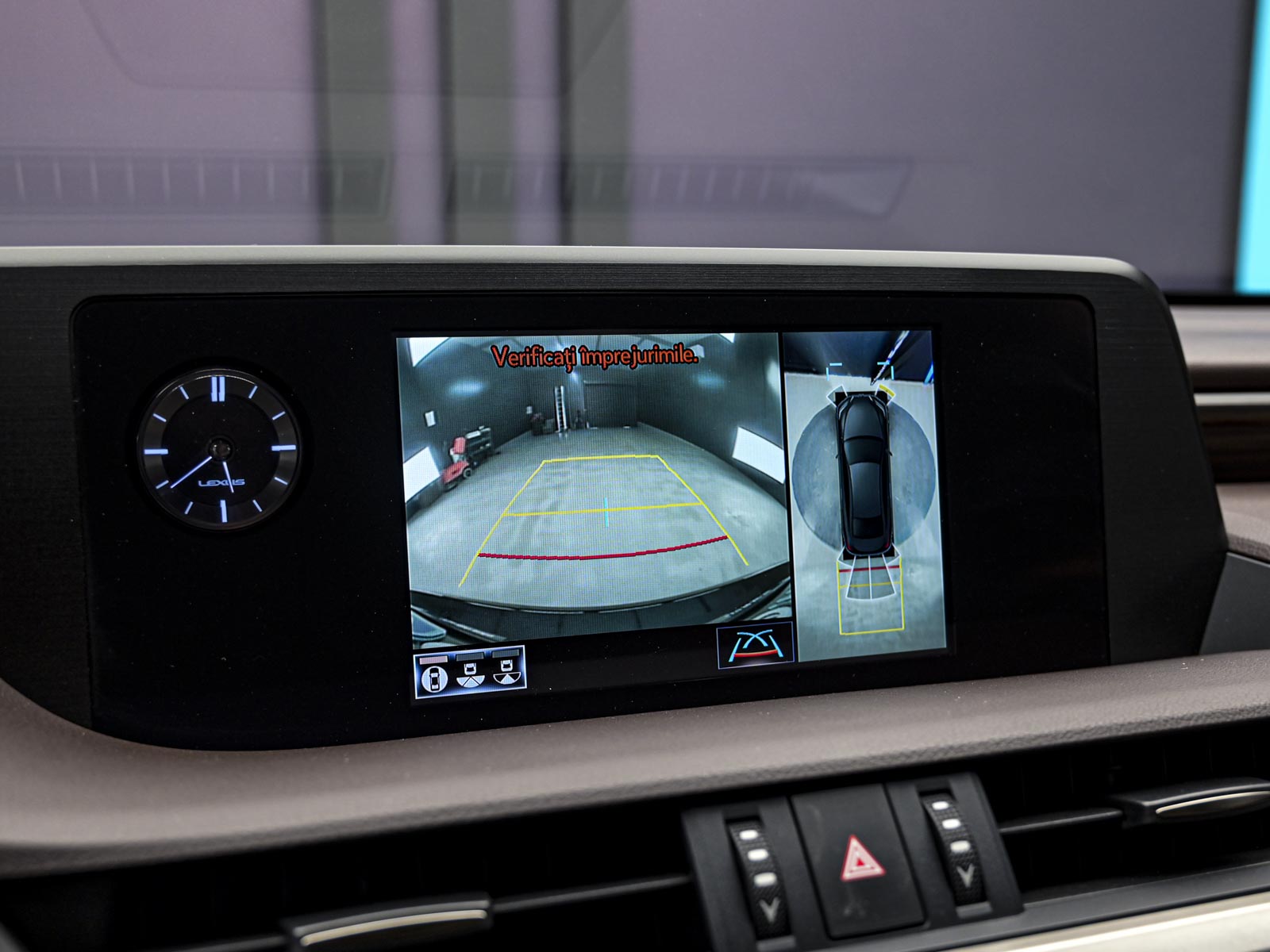 Lexus ES Series 300H2019 75/83