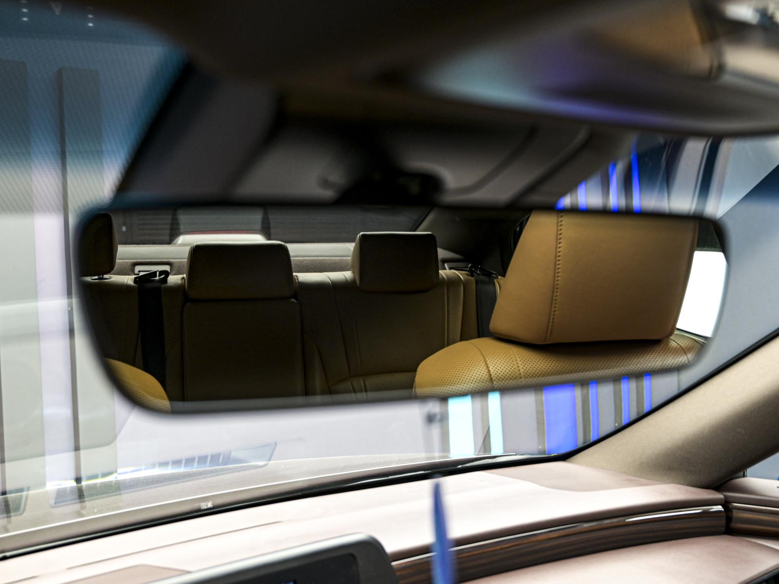 Lexus ES Series 300H2019 76/83