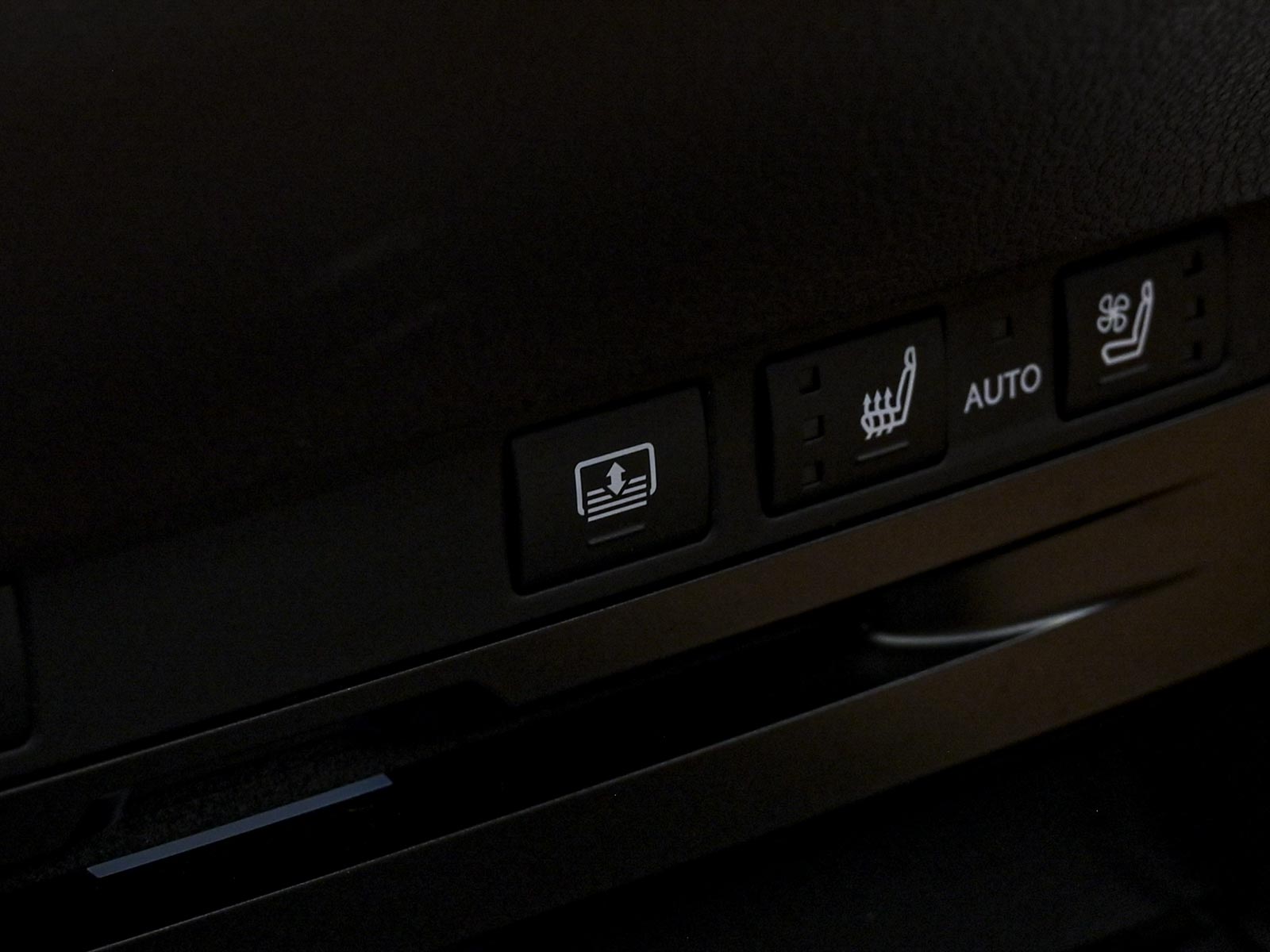 Lexus ES Series 300H2019 83/83