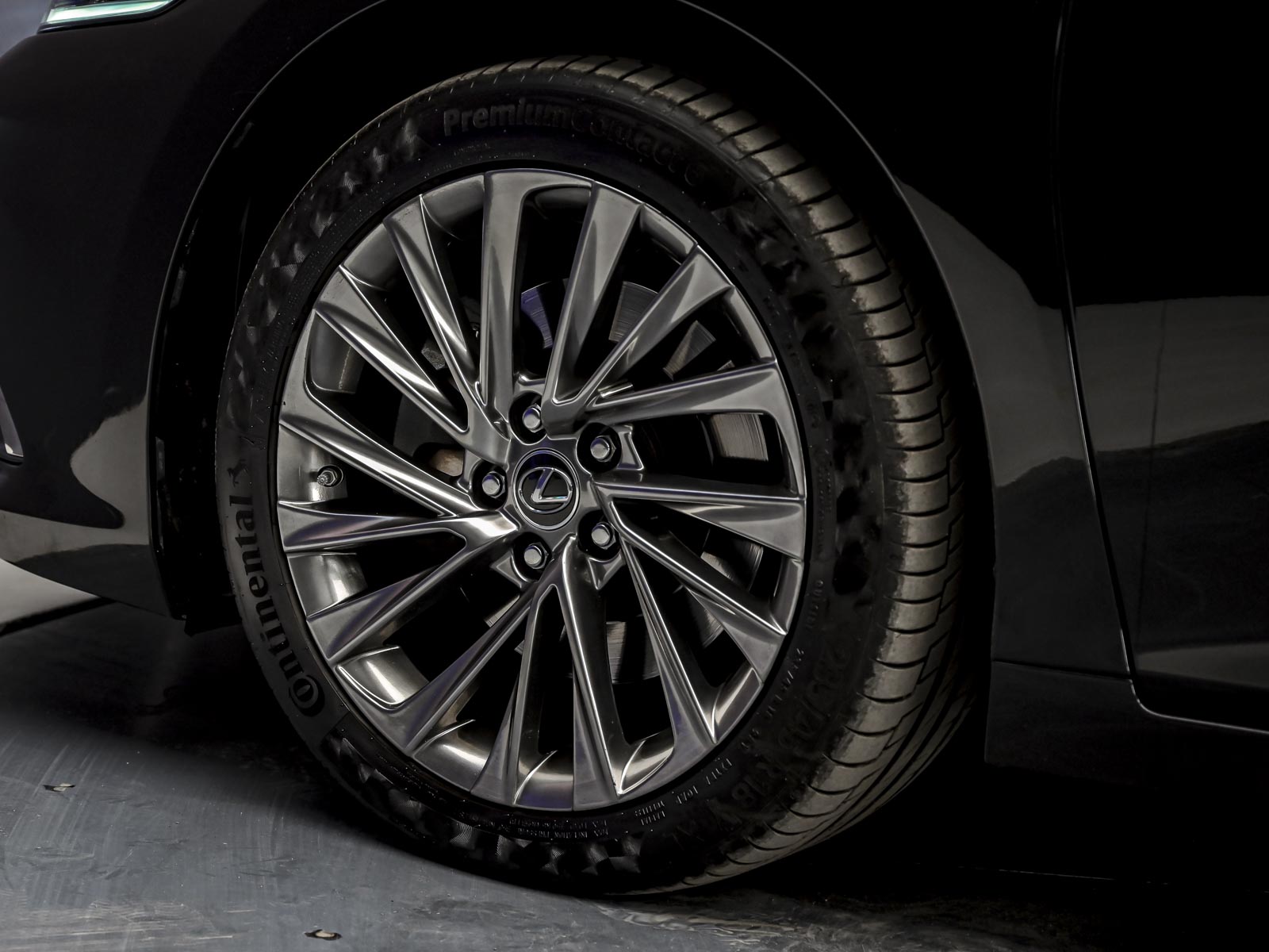 Lexus ES Series 300H2019 35/83