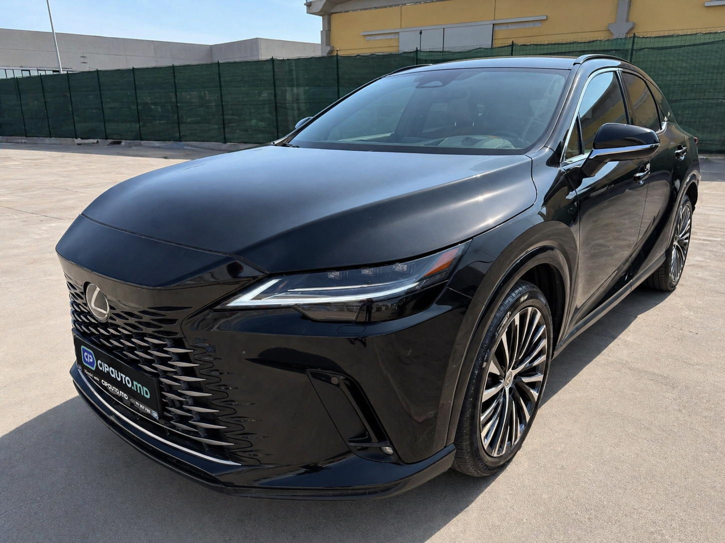 Lexus RX 2023 - 59 000 km - Hybrid - Automată