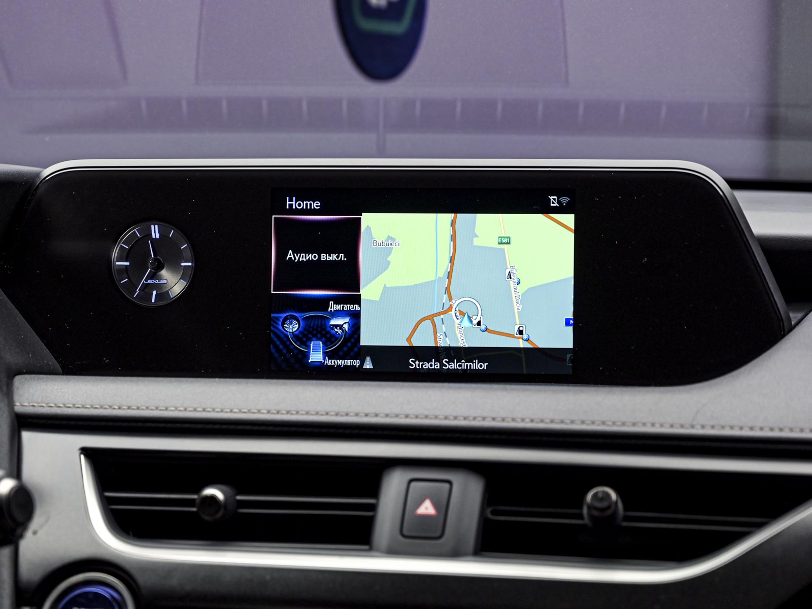 Lexus UX 250h 2019 10/14