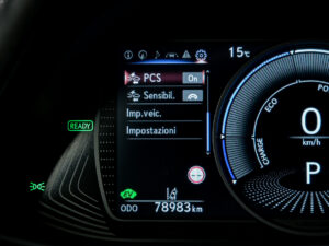 Lexus UX 250h 2021 14/15