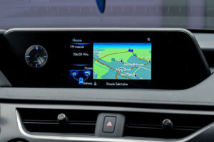 Lexus UX 250h 2021 10/15