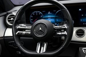 Mercedes-Benz E-Class E300de2021 9/15