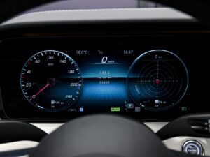 Mercedes-Benz E-Class E300de2021 8/15