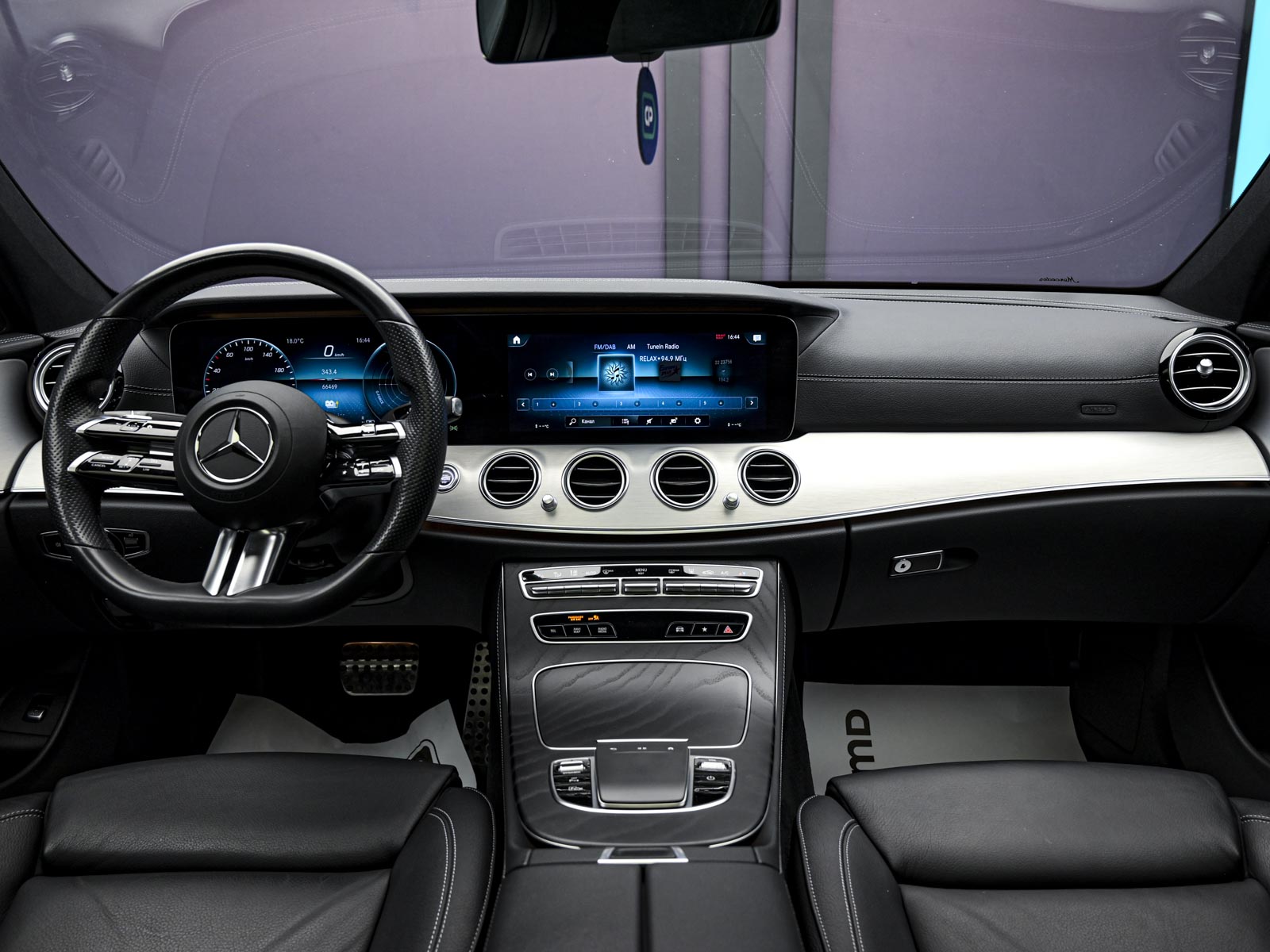 Mercedes-Benz E-Class E300de2021 5/15