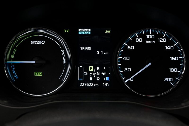 Mitsubishi Outlander 2013 8/14