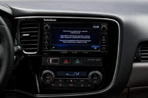 Mitsubishi Outlander 2015 10/14