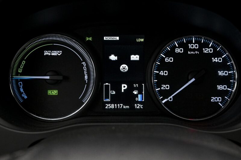 Mitsubishi Outlander 2015 8/14