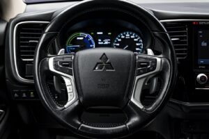 Mitsubishi Outlander 2020 9/13