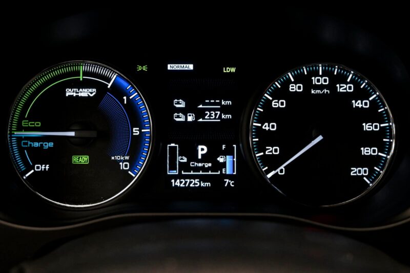 Mitsubishi Outlander 2020 8/13