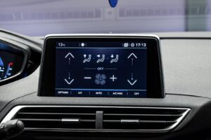 Peugeot 3008 2019 10/13