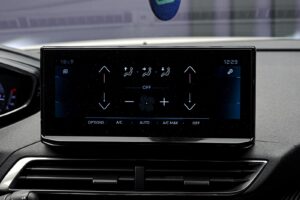 Peugeot 3008 2021 10/14