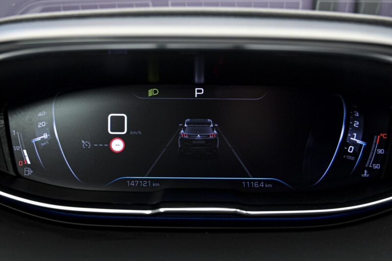 Peugeot 3008 2021 8/13