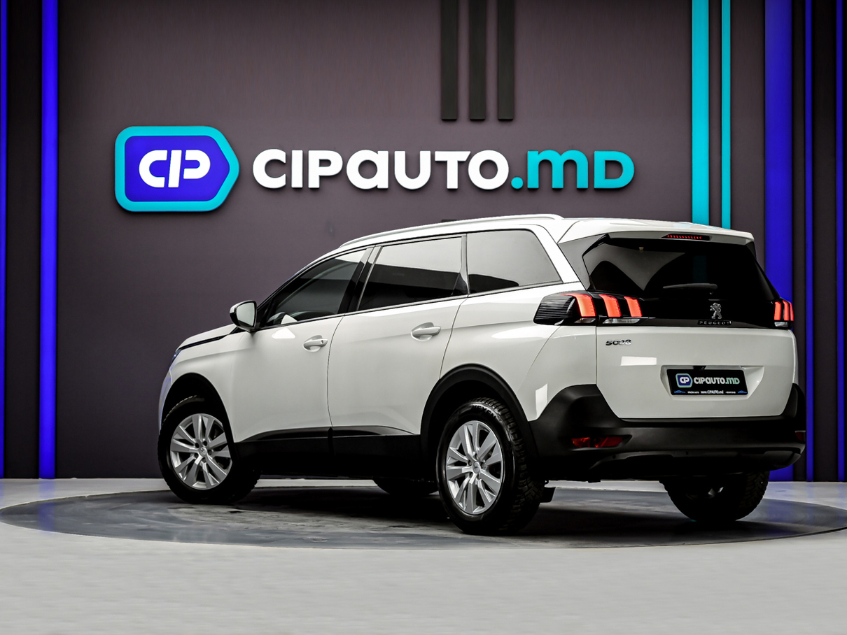 Peugeot 5008 2018 2/13
