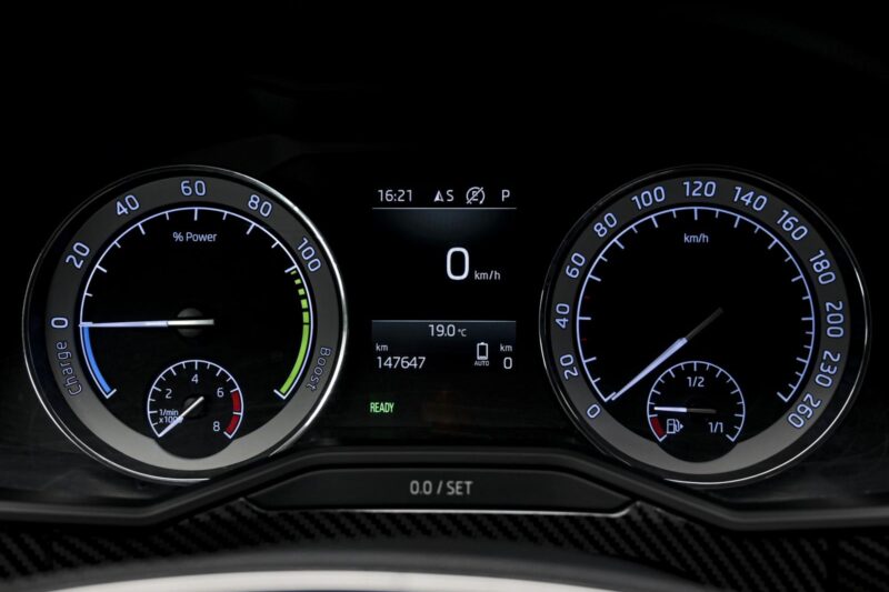 Skoda Superb 2021 8/13