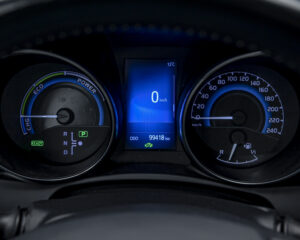 Toyota Auris 2016 8/13