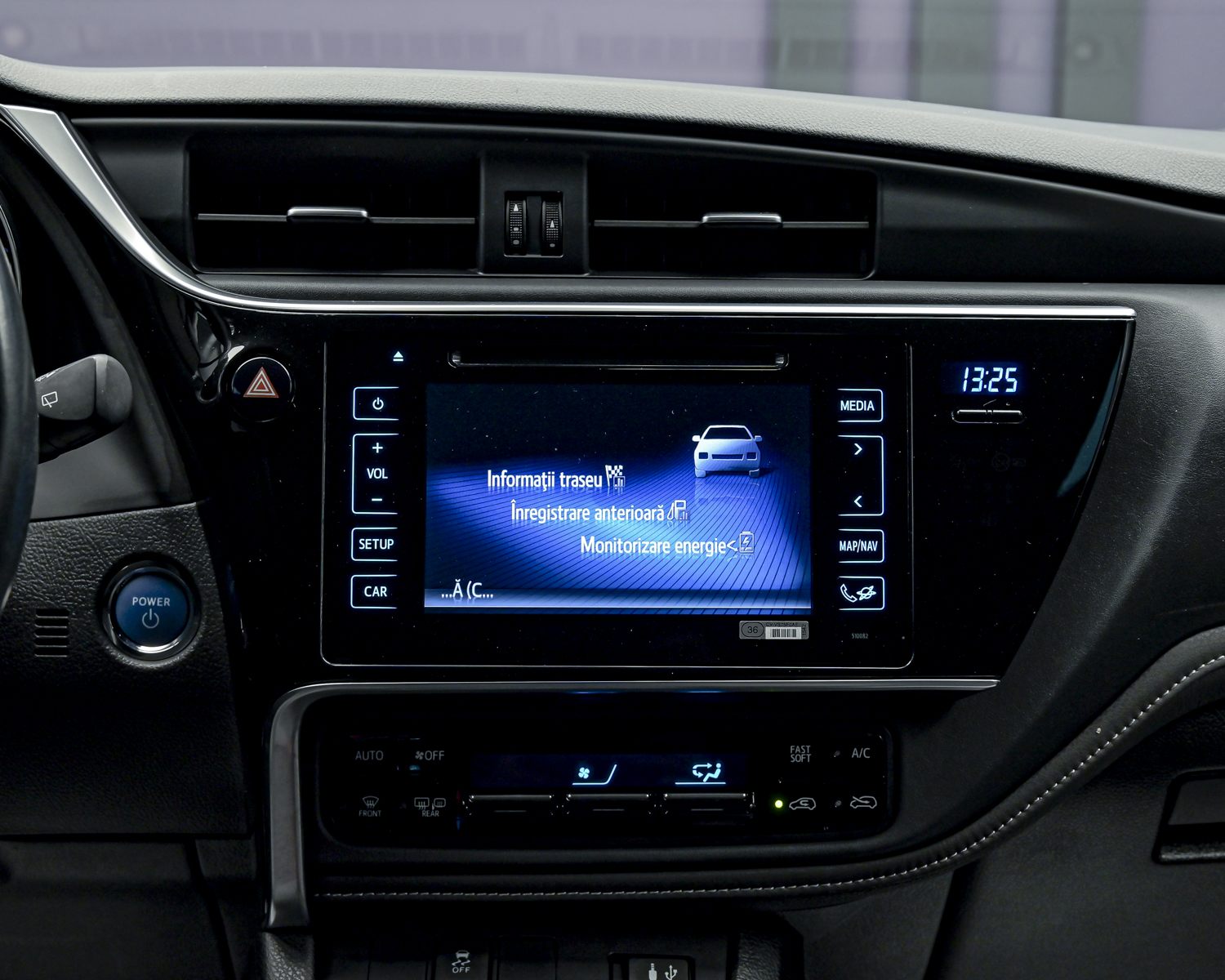 Toyota Auris 2016 10/13