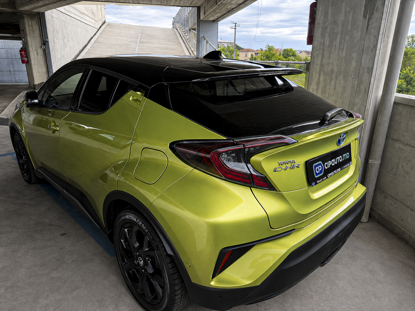 Toyota C-HR 2019 2/5