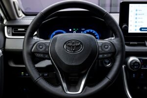 Toyota Rav 4 2025 9/16