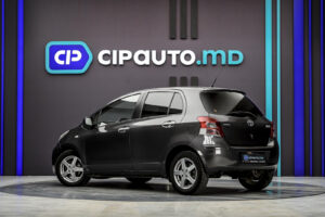 Toyota Yaris 2011 2/12