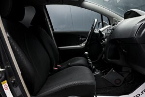 Toyota Yaris 2011 6/12