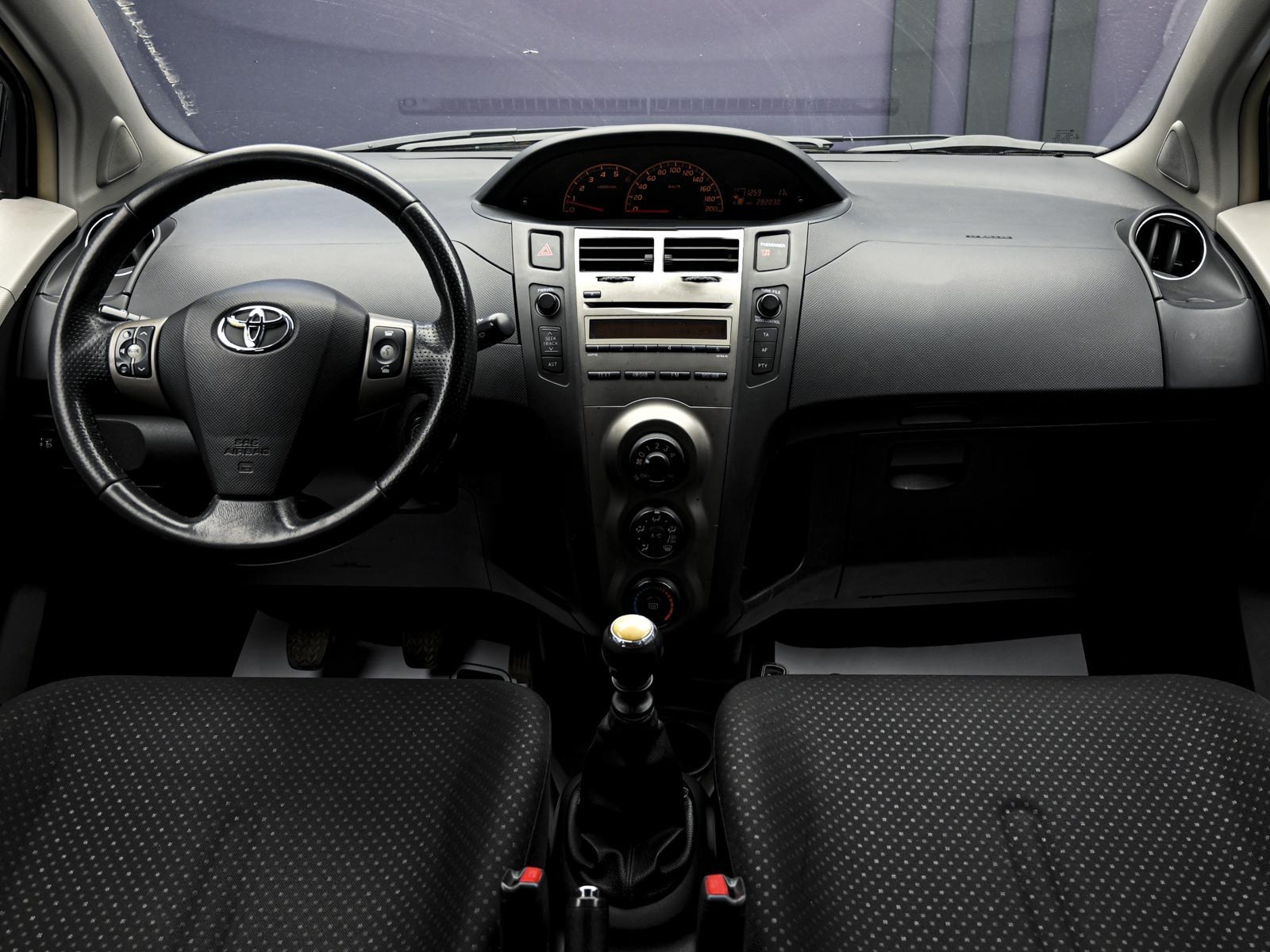 Toyota Yaris 2011 5/12