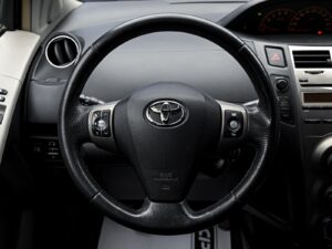 Toyota Yaris 2011 9/12