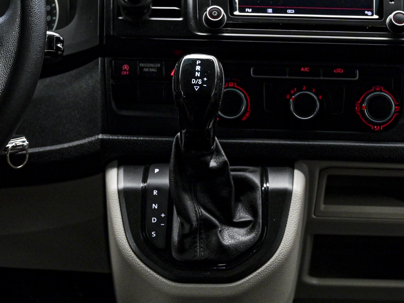 Volkswagen Transporter 2018 12/14