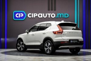 Volvo XC40 2021 2/13