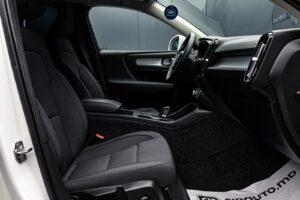 Volvo XC40 2021 6/13