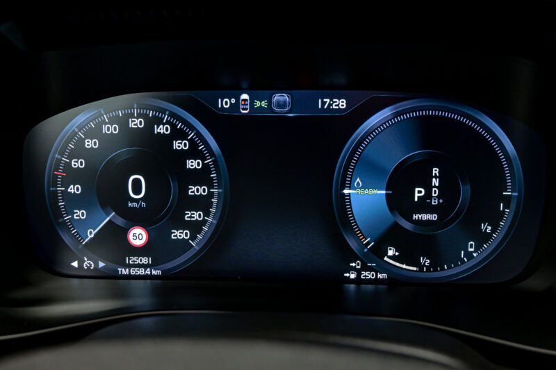 Volvo XC40 2021 8/15