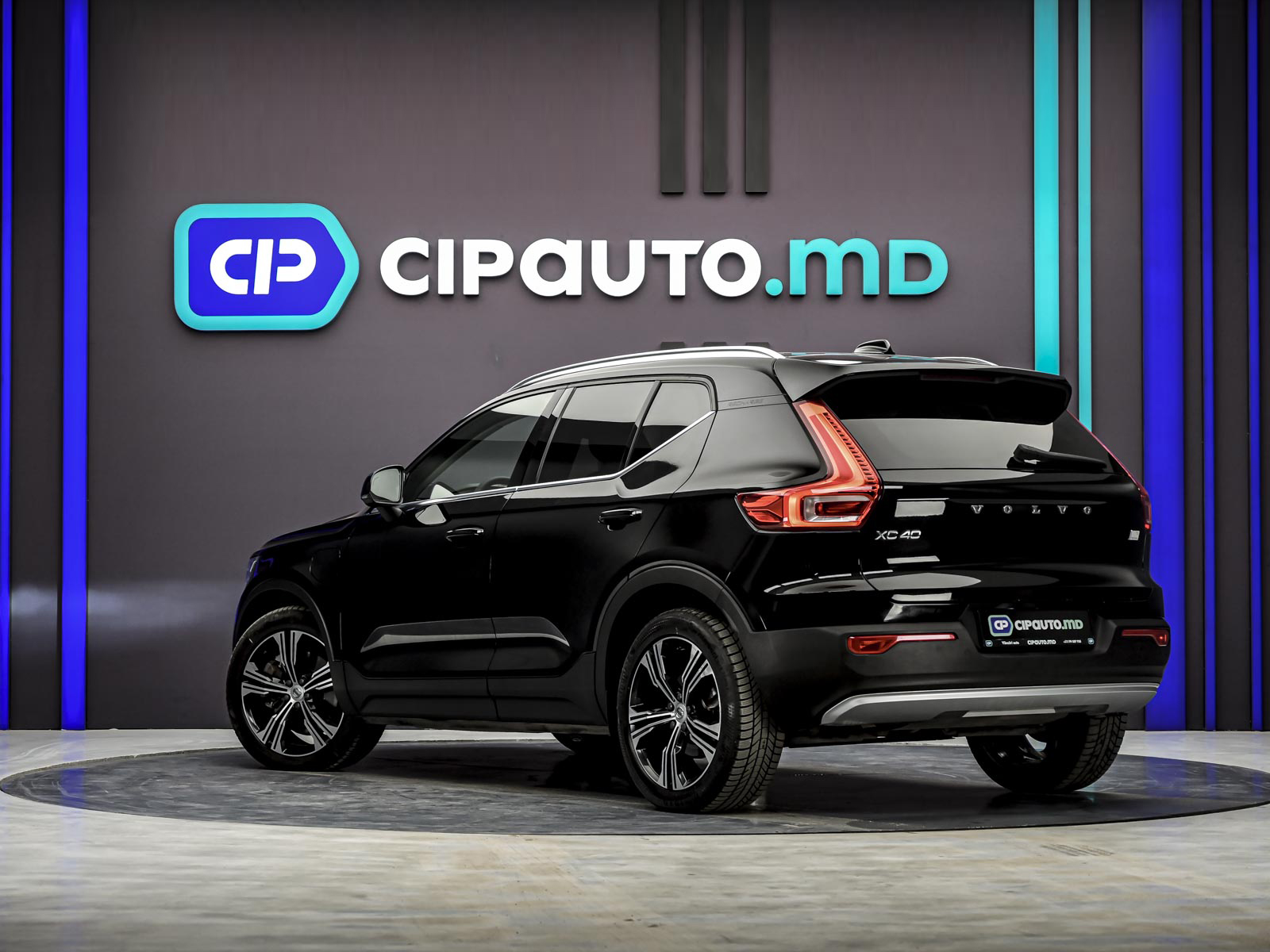 Volvo XC40 2021 2/14