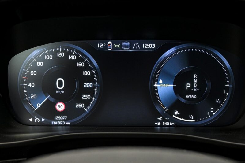 Volvo XC40 2021 8/13