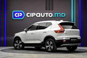 Volvo XC40 2021 2/13