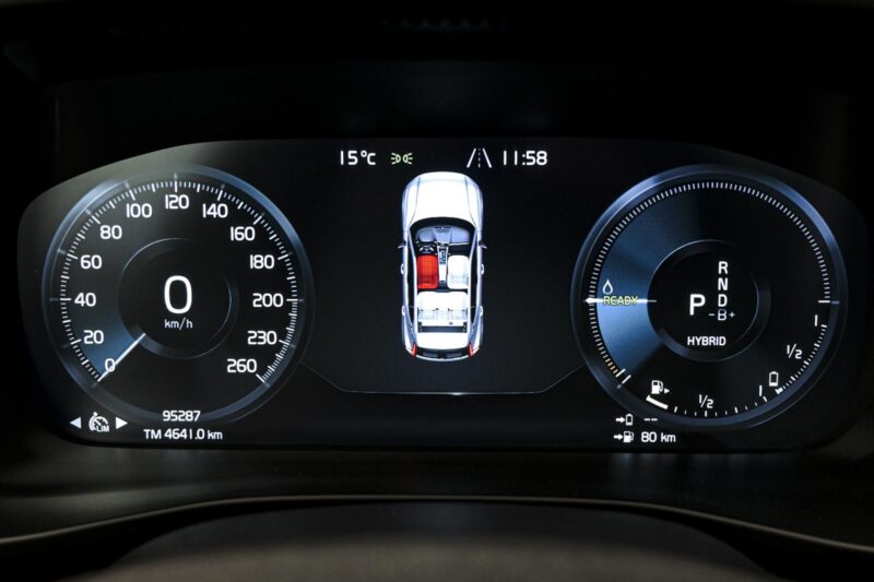 Volvo XC40 2021 8/13