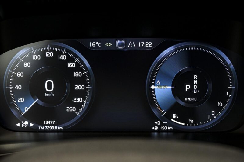 Volvo XC40 2021 8/13