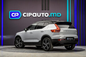 Volvo XC40 2021 2/13