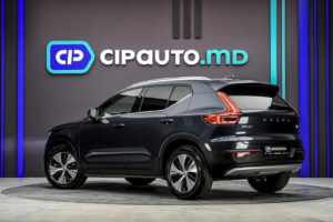 Volvo XC40 2021 2/13